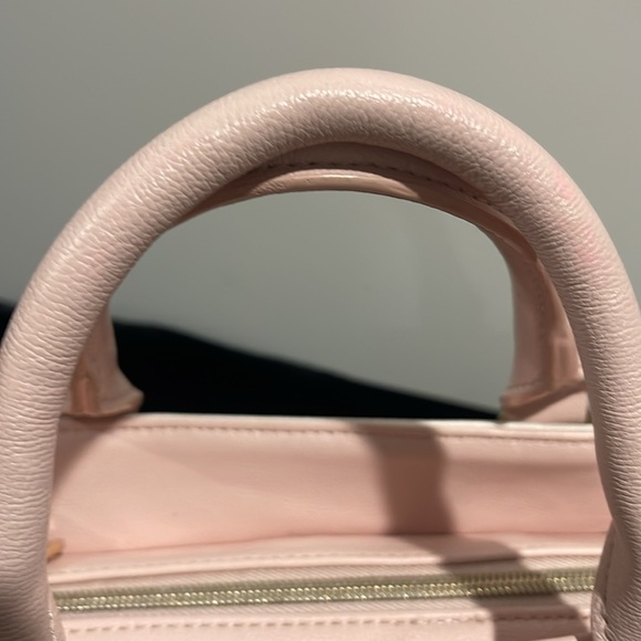 BETSEY JOHNSON White Crossbody/Handbag with Pink Gradient Ruffles - Picture 11 of 16